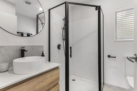 Photo of property in 2/58 Botany Road, Botany Downs, Auckland, 2010