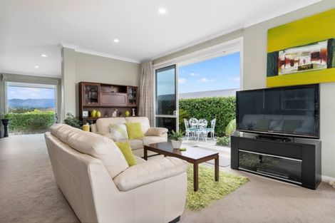 Photo of property in 2 Lynley Park Drive, Omokoroa, 3114