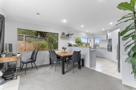 Photo of property in 18 Parris Street, Moturoa, New Plymouth, 4310