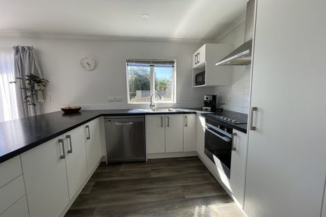 Photo of property in 121 Brian Crescent, Stanmore Bay, Whangaparaoa, 0932