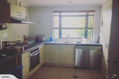 Photo of property in 21 Rhone Avenue, Te Atatu Peninsula, Auckland, 0610