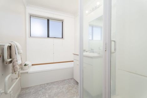 Photo of property in 121 Westchester Drive, Churton Park, Wellington, 6037