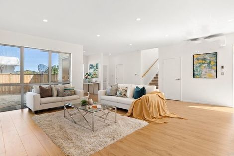 Photo of property in 8b Karamu Street, Te Atatu Peninsula, Auckland, 0610