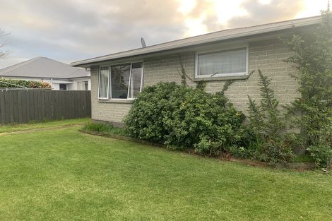 Photo of property in 105 Memorial Avenue, Burnside, Christchurch, 8053
