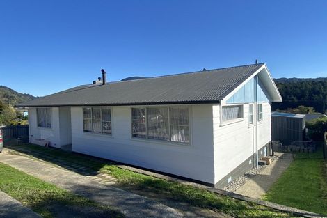 Photo of property in 75 Milton Terrace, Picton, 7220