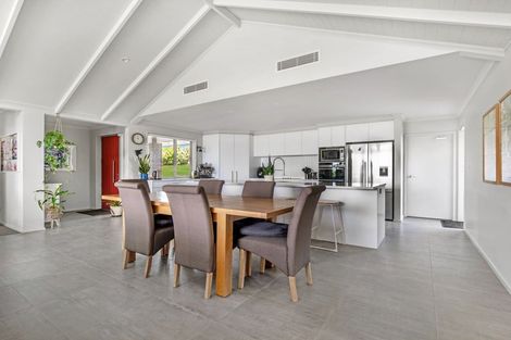 Photo of property in 18 Kaipara Lake Road, South Head, Helensville, 0874
