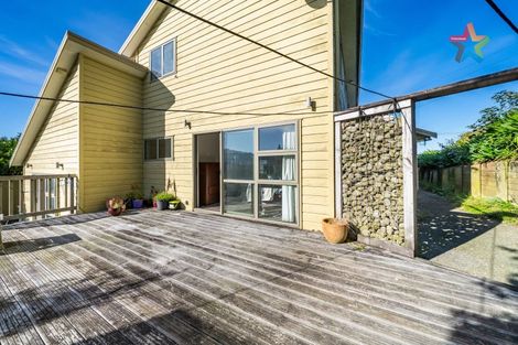 Photo of property in 201 Miromiro Road, Normandale, Lower Hutt, 5010