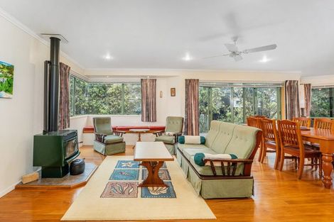 Photo of property in 19 Martin Place, Cooks Beach, Whitianga, 3591