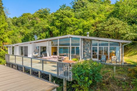 Photo of property in 846 Wily Terrace, Acacia Bay, Taupo, 3330