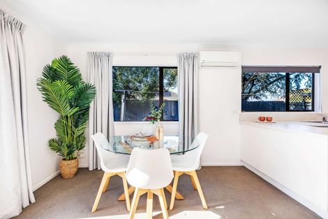 Photo of property in 52a Vivian Street, Burwood, Christchurch, 8083