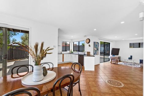 Photo of property in 30 Mariner Drive, Gulf Harbour, Whangaparaoa, 0930