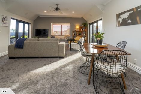 Photo of property in 30 Chamari Close, Titirangi, Auckland, 0604