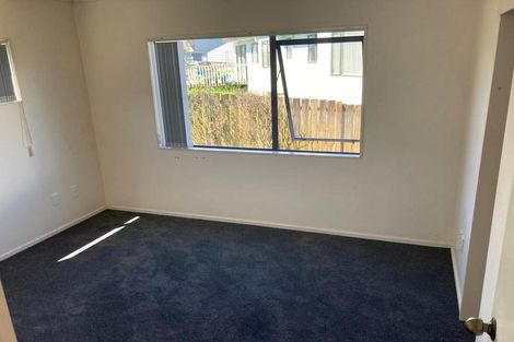 Photo of property in 10 Loughanure Place, Massey, Auckland, 0614