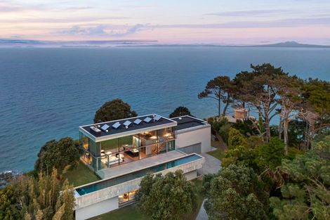 Photo of property in 76 Cliff Road, Torbay, Auckland, 0630