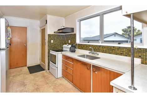 Photo of property in 8 Becker Drive, Weymouth, Auckland, 2103