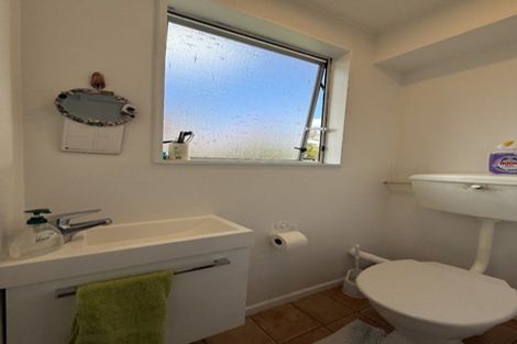 Photo of property in 8e Montgomery Crescent, Clouston Park, Upper Hutt, 5018