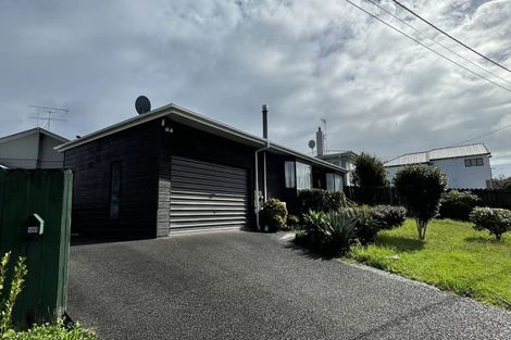 Photo of property in 2/12 Merriefield Avenue, Forrest Hill, Auckland, 0620