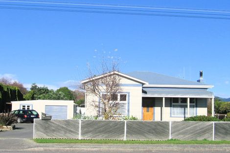 Photo of property in 22 Bell Street, Otaki, 5512