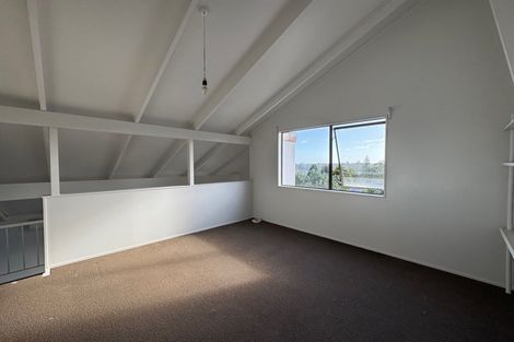 Photo of property in 18 Pemberton Avenue, Bayview, Auckland, 0629