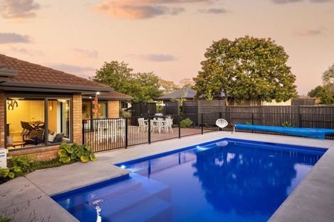 Photo of property in 28 Madison Street, Cambridge, 3434