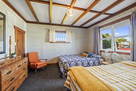 Photo of property in 10 Tukapa Street, Westown, New Plymouth, 4310