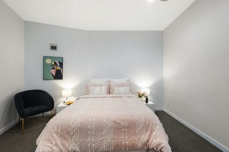Photo of property in Endeavour Apartments, 18/125u Thorndon Quay, Pipitea, Wellington, 6011