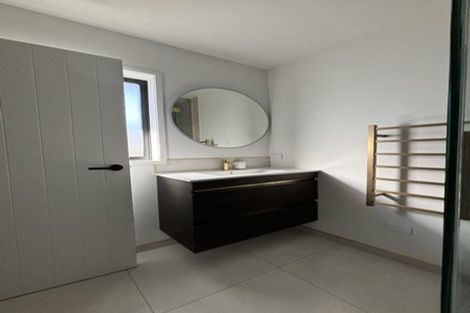 Photo of property in 268a Courtenay Street, Strandon, New Plymouth, 4312