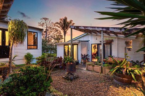Photo of property in 74 Christian Road, Swanson, Auckland, 0614