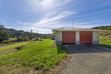 Photo of property in 2560 Rawhitiroa Road, Matemateaonga, Eltham, 4399