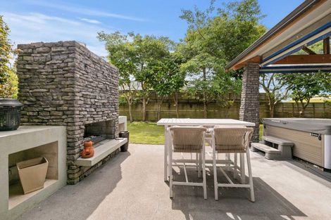 Photo of property in 11 Links Drive, Waiwhakaiho, New Plymouth, 4312