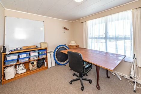 Photo of property in 23 Waitangi Road, Waverley, 4592