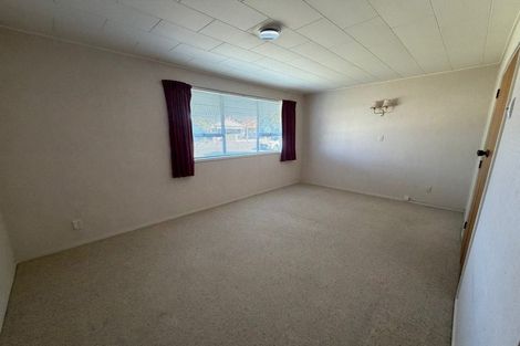 Photo of property in 1/701 Saint Aubyn, Saint Leonards, Hastings, 4120