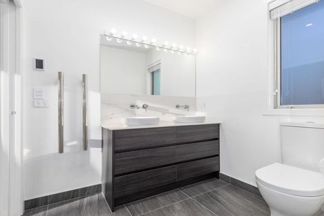 Photo of property in 25 Phoenix Palms Grove, Levin, 5510
