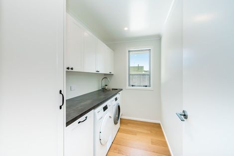 Photo of property in 21 Kohekohe Road, Waikanae, 5036