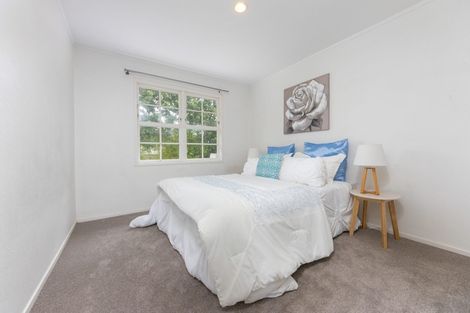 Photo of property in 28 Tamahere Drive, Glenfield, Auckland, 0629
