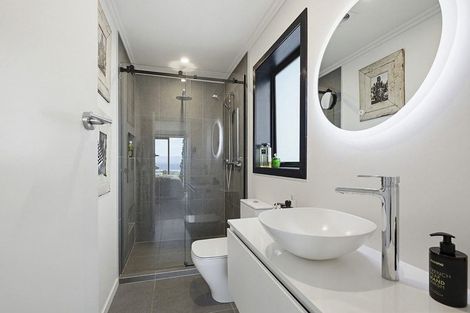Photo of property in 14 Alexandra Road, Roseneath, Wellington, 6021