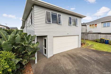 Photo of property in 190 Sunnynook Road, Totara Vale, Auckland, 0627