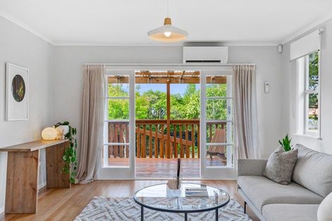 Photo of property in 242 Henderson Valley Road, Henderson, Auckland, 0612