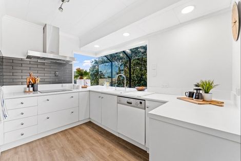 Photo of property in 61 Grand View Road, Leigh, 0985