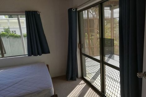 Photo of property in 127 Ocean View Road, Hillcrest, Auckland, 0627