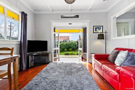 Photo of property in 1a Islington Avenue, New Lynn, Auckland, 0600