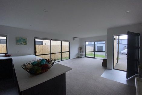Photo of property in 9 Poutawa Lane, Clarks Beach, 2122