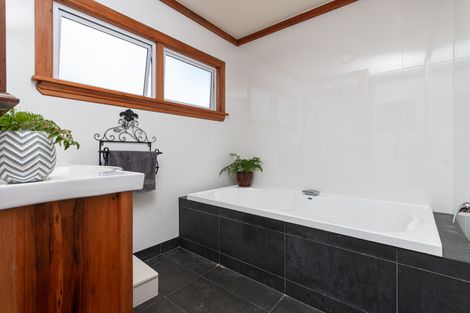 Photo of property in 32 Rolleston Street, Kihikihi, Te Awamutu, 3800