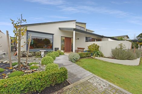 Photo of property in 18 Iwa Street, Mapua, 7005