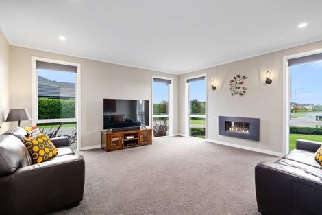 Photo of property in 13 Alan Livingston Drive, Cambridge, 3434