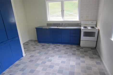 Photo of property in 208 Sievers Grove, Cannons Creek, Porirua, 5024