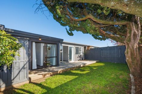 Photo of property in 4/521 Featherston Street, Roslyn, Palmerston North, 4414