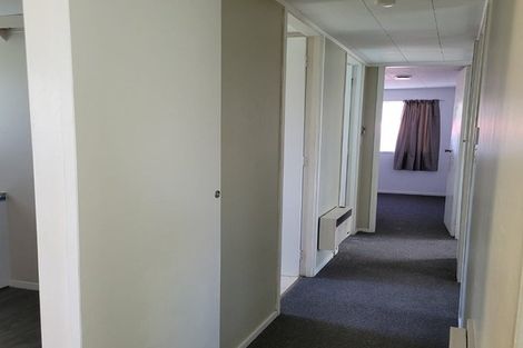 Photo of property in 15 Craigbank Avenue, New Lynn, Auckland, 0600