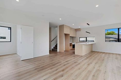 Photo of property in 7/58 Sylvan Crescent, Te Atatu South, Auckland, 0610