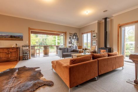 Photo of property in 2383 State Highway 2, Waipukurau, 4200